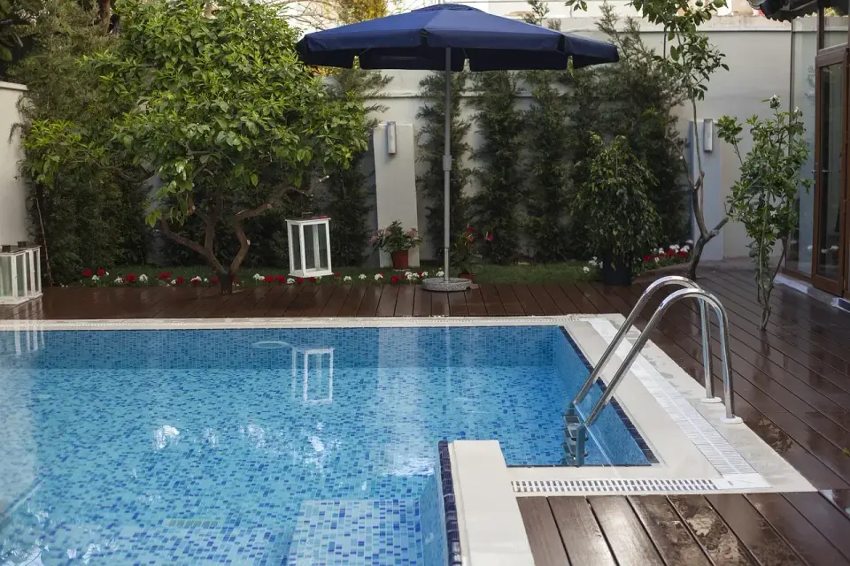 Foto contoh · 2 Grand Wisata Official